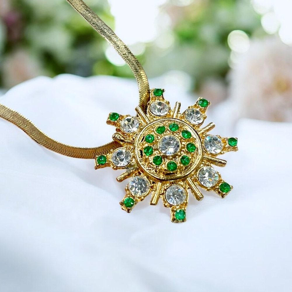 🌺Vintage Gold & Green Rhinestone Jewelry Set - Picture 6 of 9